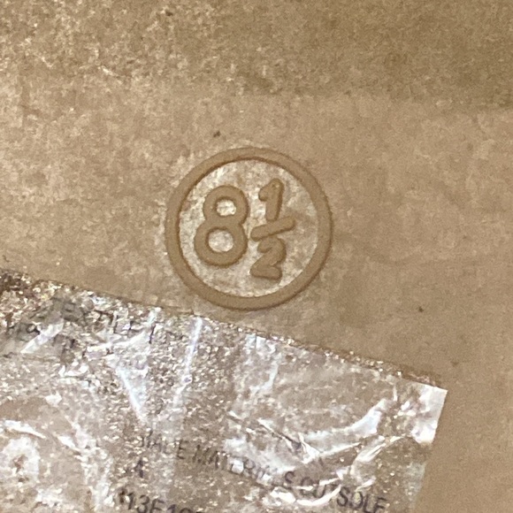 Universal Thread Sandals - Picture 5 of 5